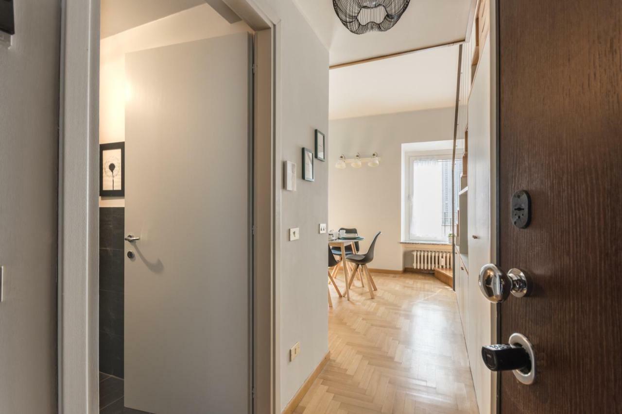 Modern Simplicity In Milan Centre Apartment Exterior photo